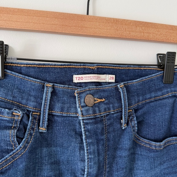 LEVI'S | Dark Wash 720 High Rise Skinny Jeans (size 28) - Picture 4 of 5